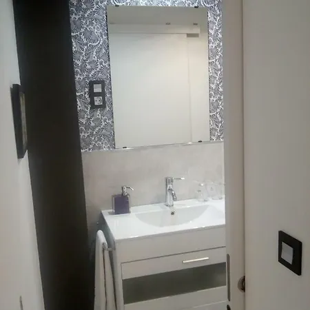 Puerta De *